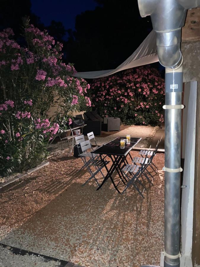 Au Coeur De La Pinede De 1 A 4 Personnes Villa Langlade Bagian luar foto