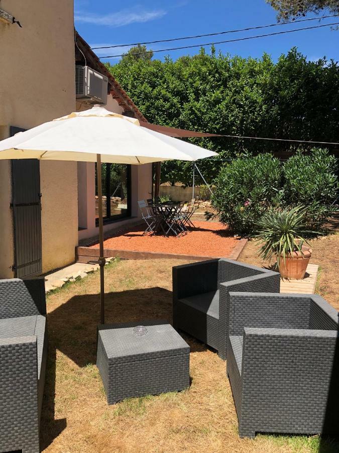 Au Coeur De La Pinede De 1 A 4 Personnes Villa Langlade Bagian luar foto